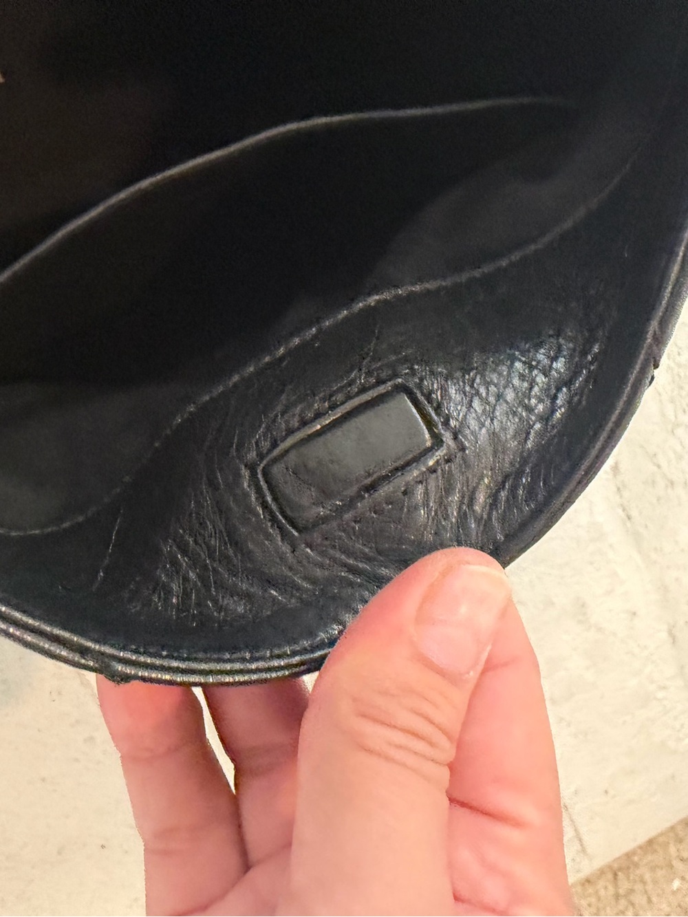 Saint Laurent Large Black Quilted Glossy Leather Niki Shoulder Bag - Picture 7 of 16
